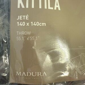 New in Bag ! Madura Faux Fur / Suede Gray & White Luxury Throw $400 Retail!